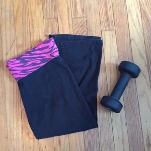 Women’s black rollever yoga capri pants Sz Small